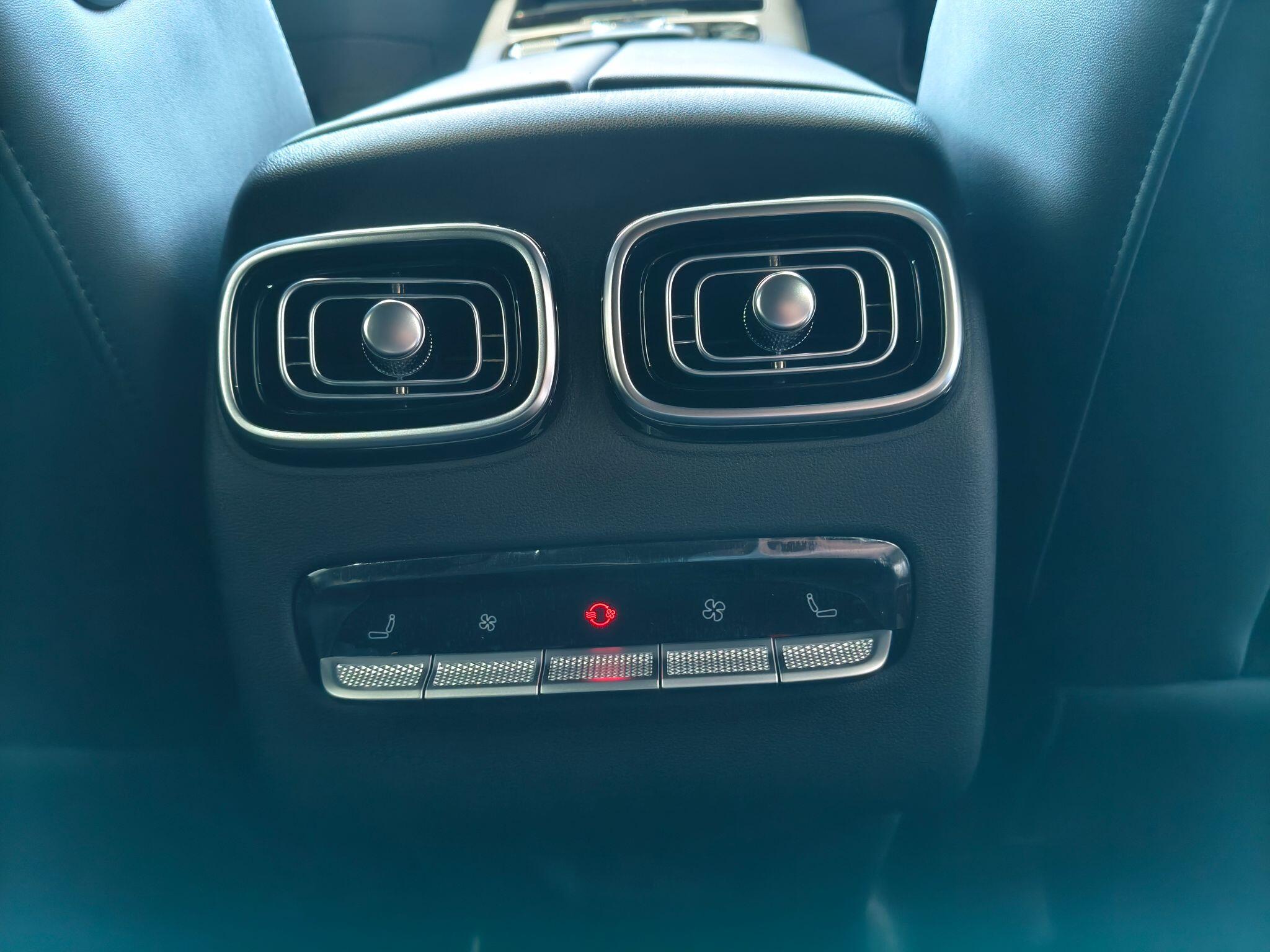 Large vehicle image
